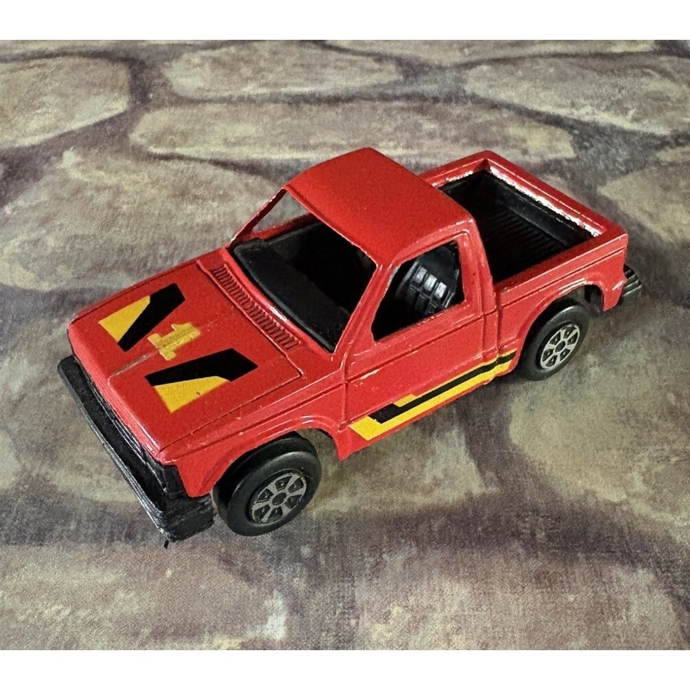 VTG- TOOTSIETOY Chevy S-10 Red 4" Steel & Plastic Pickup Truck. VG+